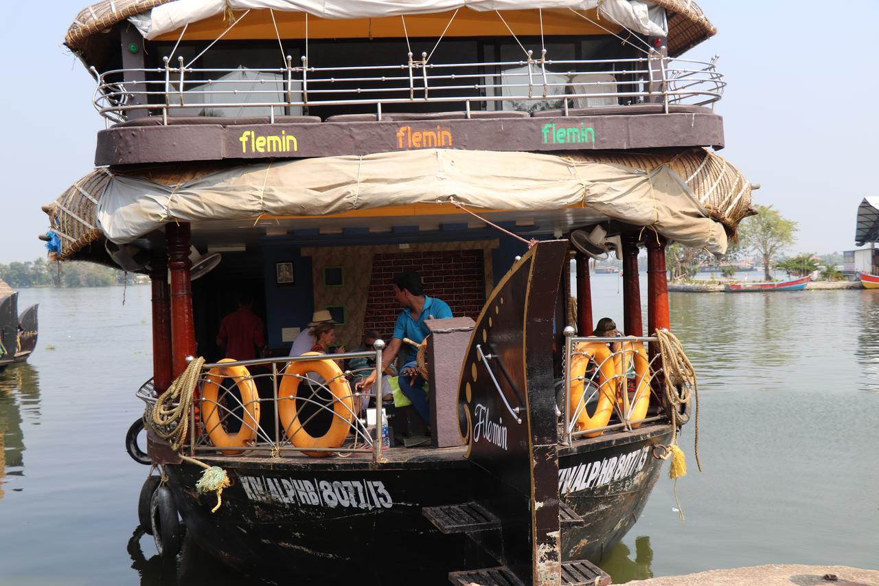 Friends Cruise, Nightstay Houseboat Alappuzha Eksteriør billede