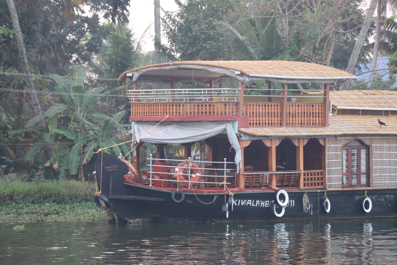 Friends Cruise, Nightstay Houseboat Alappuzha Eksteriør billede