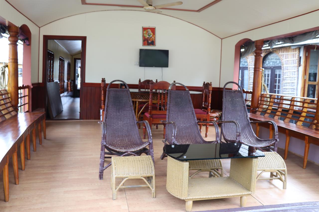 Friends Cruise, Nightstay Houseboat Alappuzha Eksteriør billede