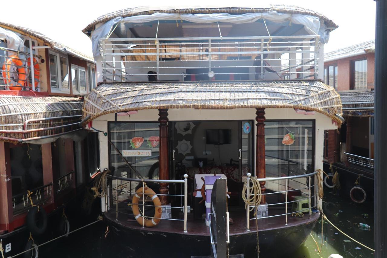 Friends Cruise, Nightstay Houseboat Alappuzha Eksteriør billede