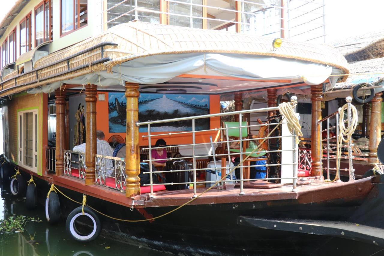 Friends Cruise, Nightstay Houseboat Alappuzha Eksteriør billede
