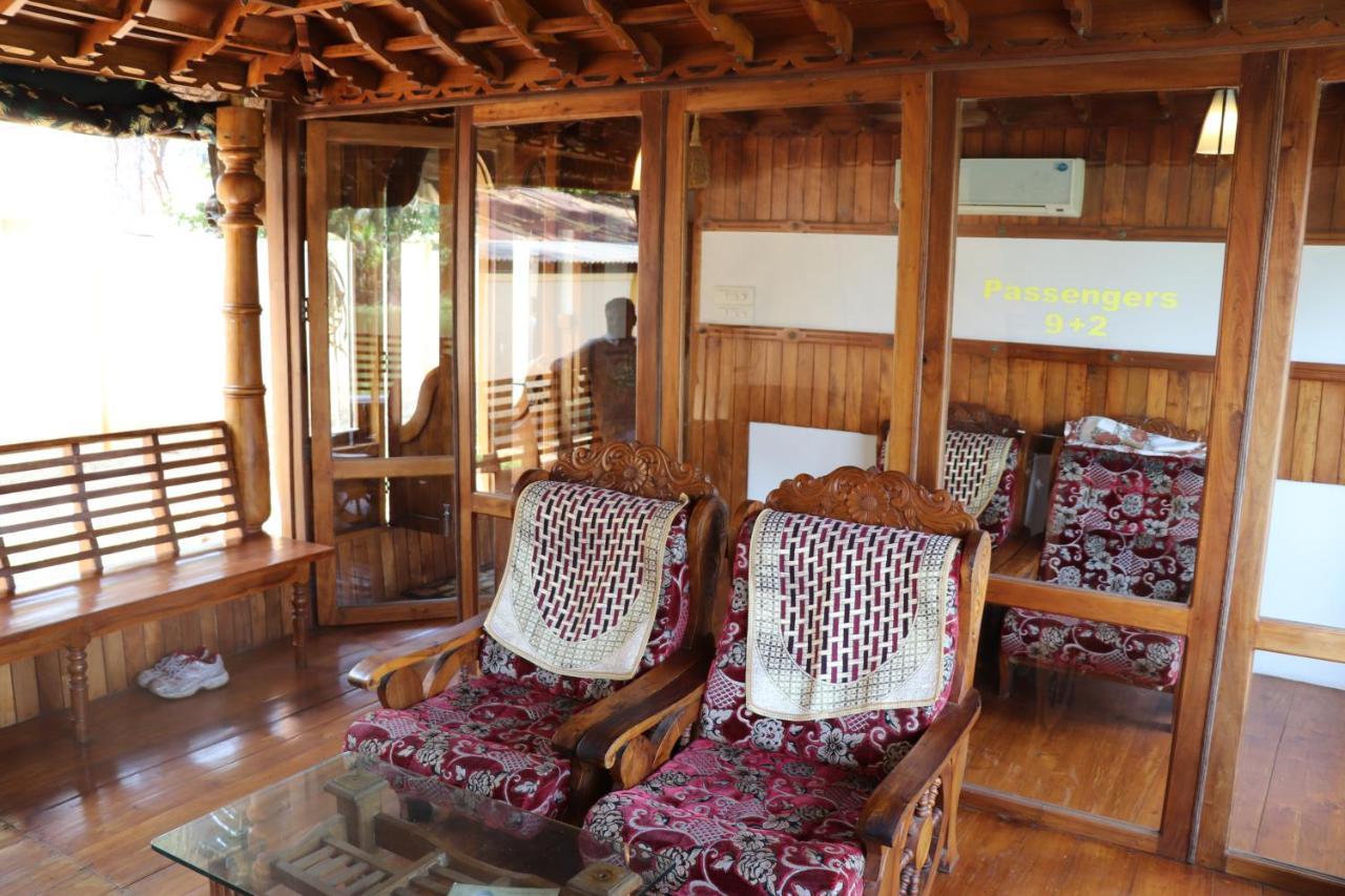 Friends Cruise, Nightstay Houseboat Alappuzha Eksteriør billede